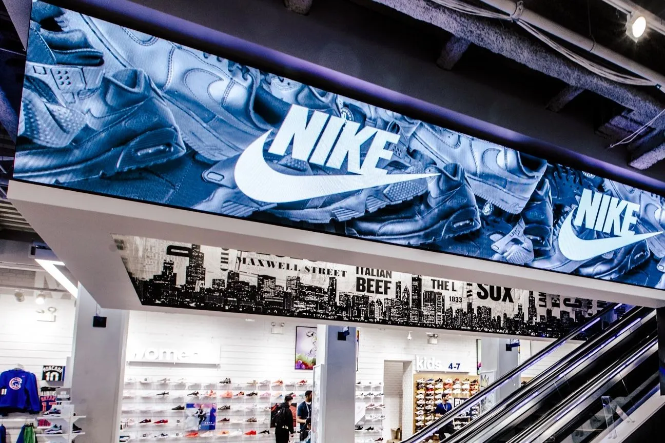 Schermo LED di Activate The Space con Nike a New York