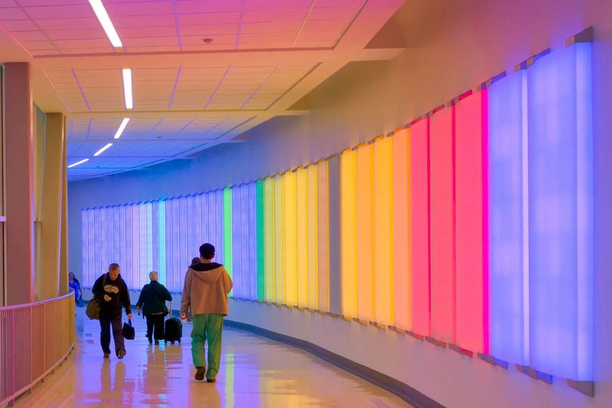 Light therapy in uno spazio aperto, di Activate The Space