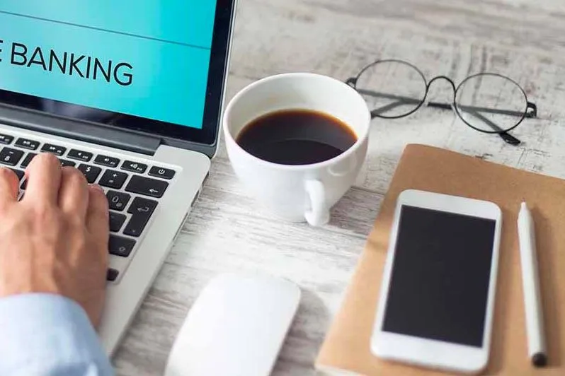First Bankers Trust Company offre servizi di online banking per clienti privati e aziende