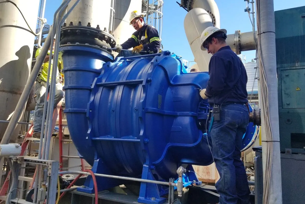 Compressore industriale con il logo Lone Star Turbo