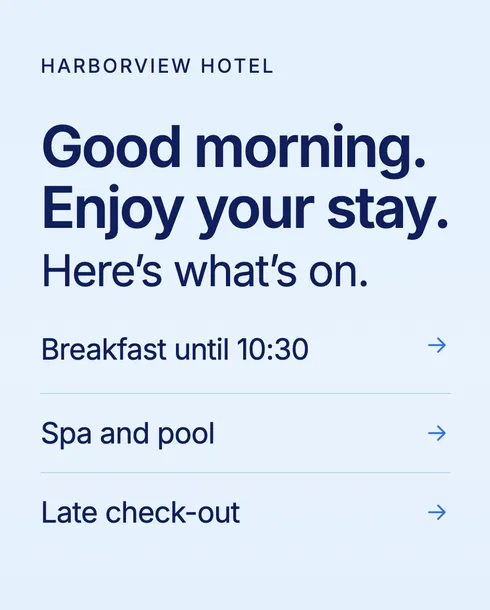 Schermo verticale di un hotel con il buongiorno, e link alla colazione fino alle 10:30, alla spa e alla piscina, e al check-out tardivo