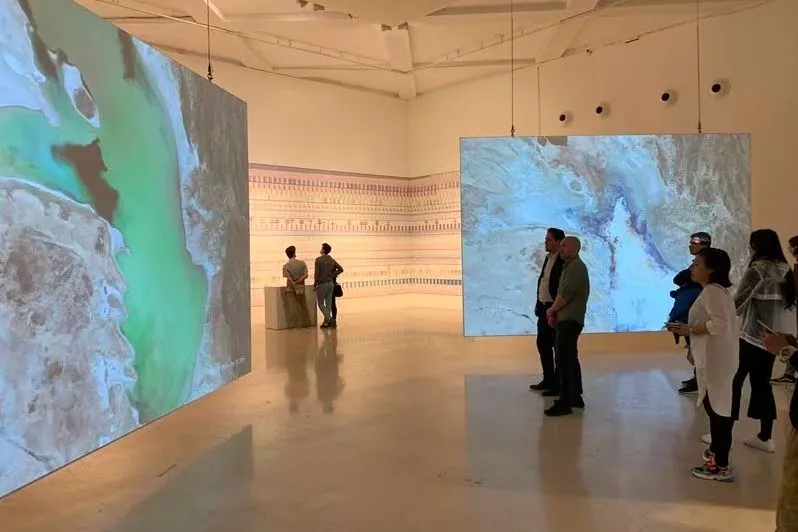 La mostra alla Triennale di Milano con il digital signage