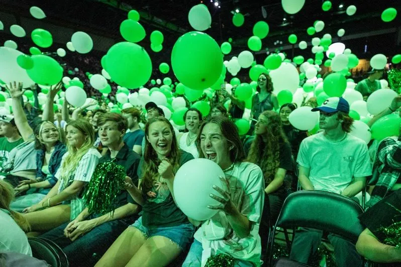 Cerimonia di iscrizione autunnale alla Utah Valley University