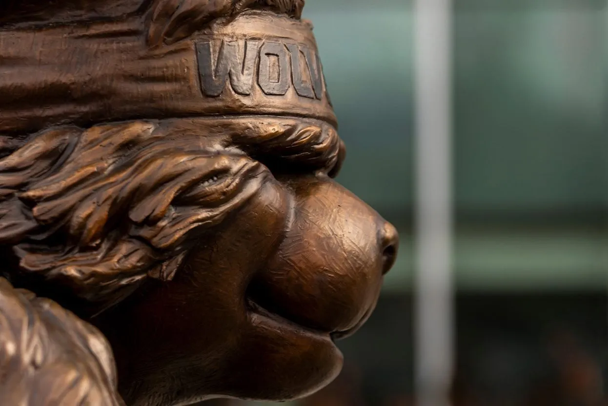 Statua Cobber della mascotte Willy della Utah Valley University