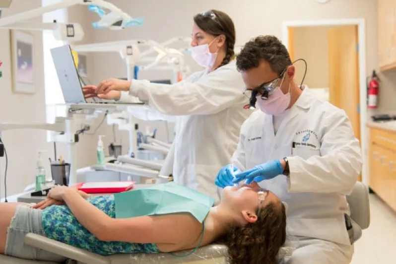 Trattamento ortodontico con apparecchio da Virginia Family Dentistry